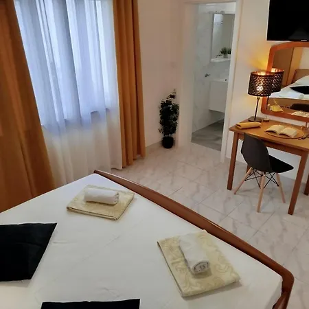 Anna Maris Apartment Rab Town