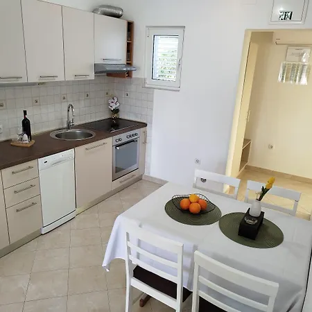 Anna Maris * Rab Town