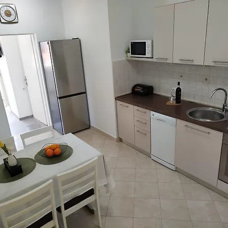 Anna Maris Apartment Rab Town