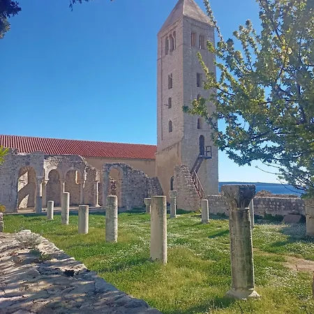 Anna Maris Apartment Rab Town